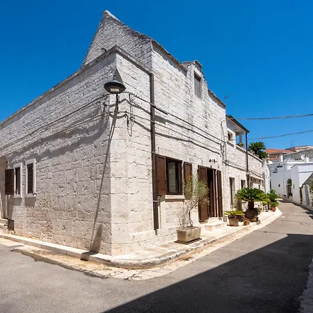 Trulli Contento - & *